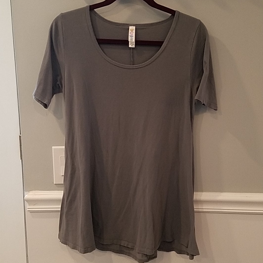 Lula Roe Gray Perfect Tee XS